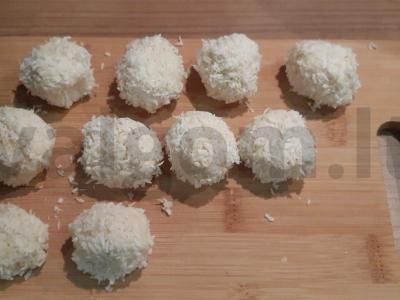 Nuostabūs naminiai saldumynai, panašūs į "Rafaello's Žingsnis 4