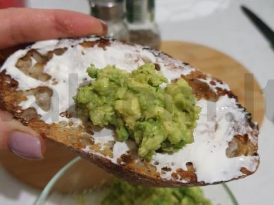 Avokado ir lašišos skrebučiai Žingsnis 4