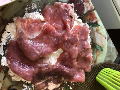Sultingi kiaulienos kotletai Žingsnis 3