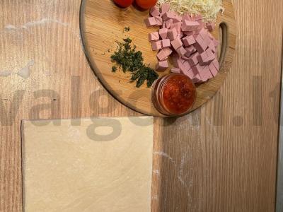 Sluoksniuotos tešlos pyragas su a la picos įdaru Žingsnis 1