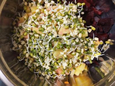 Turkiškos burokėlių salotos su mung pupelių daigeliais ir avinžirniais Žingsnis 6