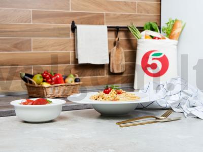 Makaronai su caprese pagrindine nuotrauka