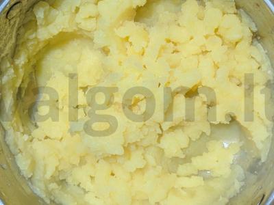 Oro kepta bulvių košė ir jautienos stroganoff su agurkais ir grybais Žingsnis 1