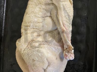 Sūdyta žąsis orkaitėje su citrinos sultimis Žingsnis 1