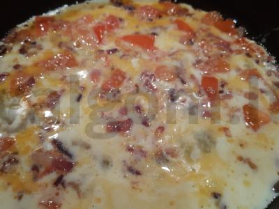 Švelnus omletas su daržovėmis, žolelėmis ir sūriu Žingsnis 4