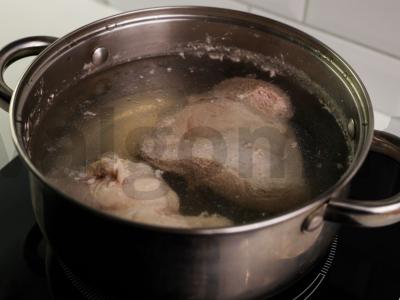 Kopūstai su lauro lapu ir kiauliena Žingsnis 2