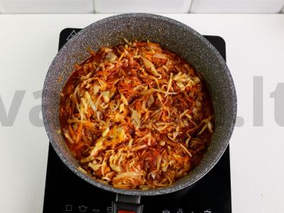 Kopūstai su lauro lapu ir kiauliena Žingsnis 5