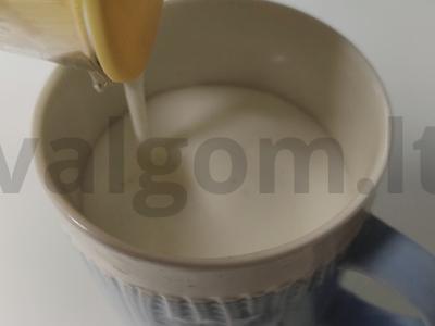 Dalgona-kava su pienu Žingsnis 1