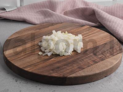 Sluoksniuotos žuvies salotos su vafliniais pyragėliais Žingsnis 1