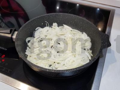 Kiauliena, kepta su bulvėmis ir grybais Žingsnis 2