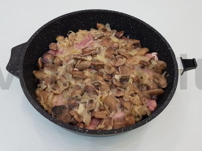 Kiauliena, kepta su bulvėmis ir grybais Žingsnis 4