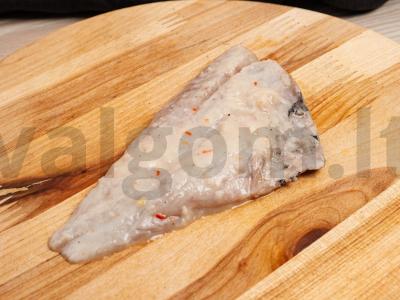 Jūros ešerys su aitriosiomis paprikomis Žingsnis 4