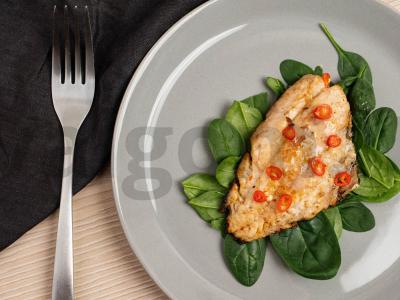 Jūros ešerys su aitriosiomis paprikomis pagrindine nuotrauka