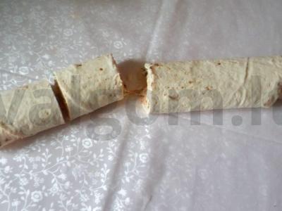 Traškūs pitos užkandžiai su marinuotais agurkais Žingsnis 8