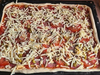 Pepperoni pica su saliamiu. Žingsnis 3