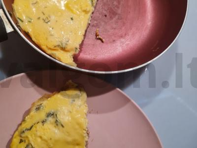 Švelnus omletas su žolelėmis Žingsnis 2