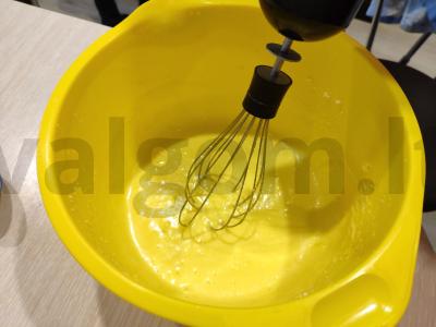 Pyragas su kiaušinių tryniais Žingsnis 2