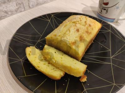 Pyragas su kiaušinių tryniais pagrindine nuotrauka