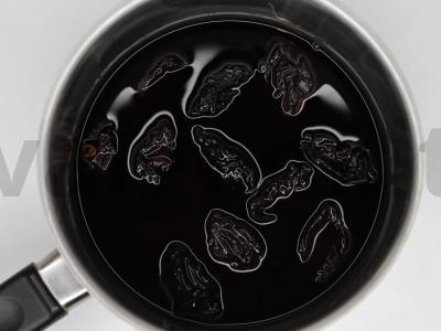 Švelnus kalakutienos terinas su džiovintomis slyvomis ir pistacijomis Žingsnis 1