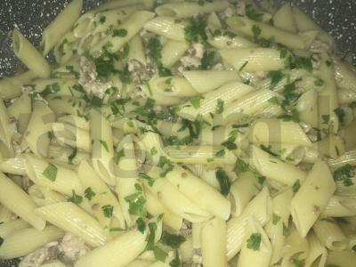 Greiti makaronai pietums pagrindine nuotrauka