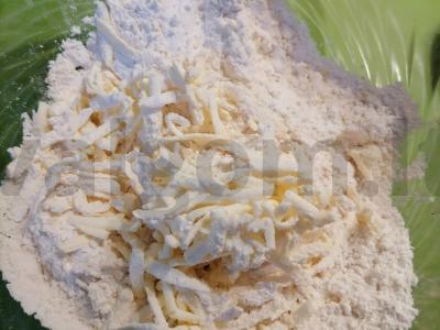 Skanus aromatingas bulvių ir maltos mėsos pyragas Žingsnis 2