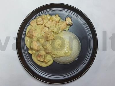 Raudona žuvis su keptais bananais pagrindine nuotrauka