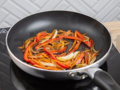 Soba su daržovėmis ir aštriu grietinės padažu Žingsnis 4