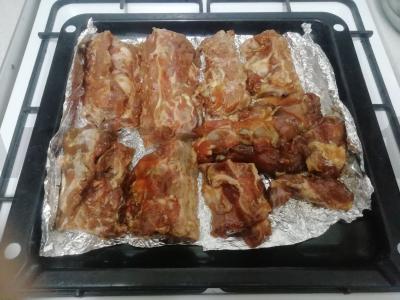 Kepti kiaulienos šonkauliukai marinate Žingsnis 3