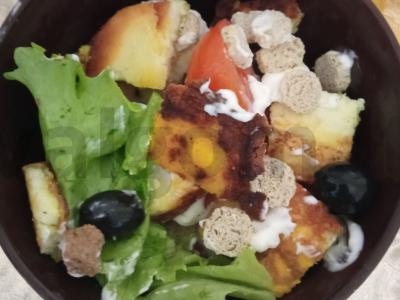 Daržovių salotos "Garuda" su Adygėjos sūriu ir alyvuogėmis pagrindine nuotrauka