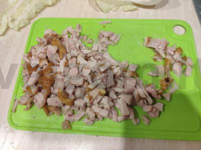 "Žiemos" salotos su rūkyta vištiena, granatais ir džiūvėsėliais Žingsnis 1