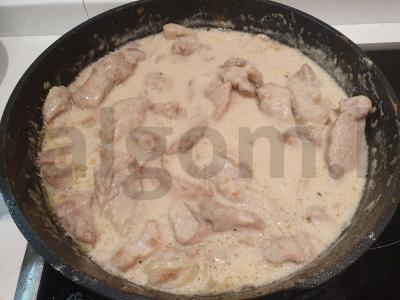 Švelni kiauliena "Jautienos stroganovas" Žingsnis 9