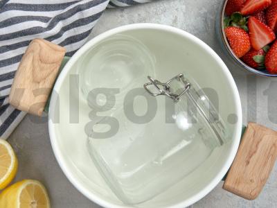 Žiemos braškės su cukrumi Žingsnis 1