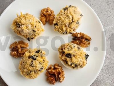 Kiaušiniai, įdaryti sūriu, džiovintomis slyvomis ir graikiniais riešutais Žingsnis 4