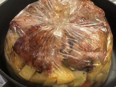 Vištienos kojos rankovėje ant daržovių pagalvės Žingsnis 11