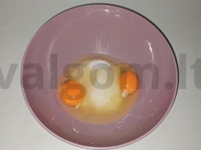 Švelnus medaus pyragas su kefyru Žingsnis 1