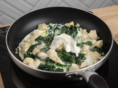 Soba su varške, vištiena ir špinatais Žingsnis 3
