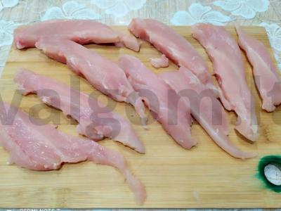 Troškinys su bulvėmis, vištiena, sūriu ir prieskoniais Žingsnis 1