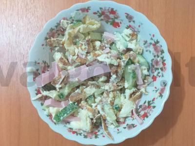 Salotos "Paslaptis" su virta dešra pagrindine nuotrauka