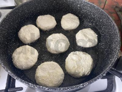 Sūrio pyragaičiai skaniems pusryčiams Žingsnis 5