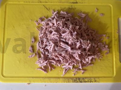 Plikyta pica su dešrelėmis padaže. Žingsnis 9