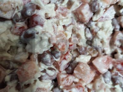 Salotos su pupelėmis, pomidorais ir skrebučiais Žingsnis 3