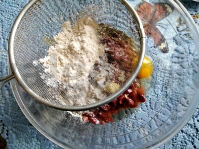 Susmulkinti vištienos kepenėlių kotletai su morkomis Žingsnis 2