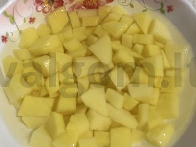 Vištienos sriuba su kiaušinių makaronais Žingsnis 3