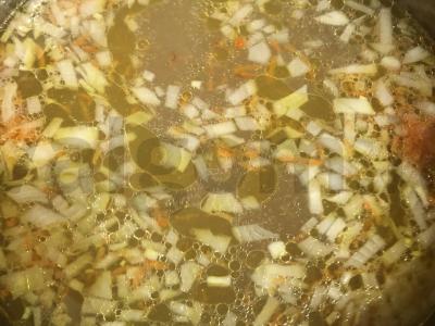 Vištienos sriuba su kiaušinių makaronais Žingsnis 4