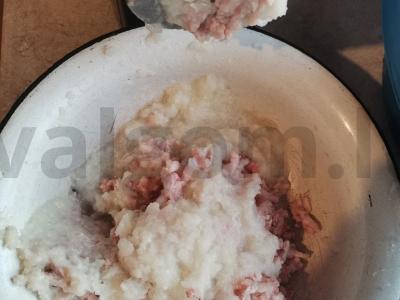 Mėsos koldūnai su raugintais kopūstais Žingsnis 7