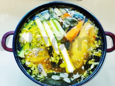 Gausus vištienos sultinys Žingsnis 1