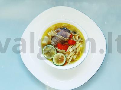 Gausus vištienos sultinys pagrindine nuotrauka