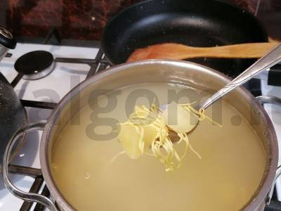 Naminė sriuba su kiaušinių makaronais Žingsnis 3