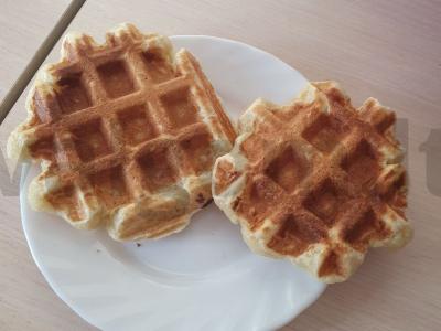 Sūrio ir bananų vafliai pagrindine nuotrauka