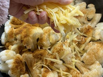 Žiediniai kopūstai, kepti su sezamo sėklomis ir paprika Žingsnis 8
